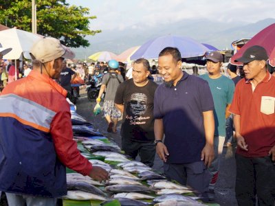 Andi Sudirman Blusukan di TPI Palopo, Warga : Mantap Andalan, Lanjutkan