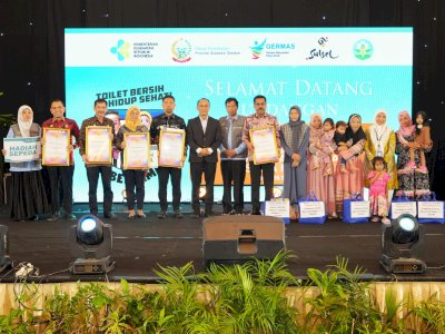 Pj Gubernur Prof Zudan Apresiasi Gerakan Ayo ke Posyandu dan Toilet Bersih Hidup Sehat Dinkes Sulsel