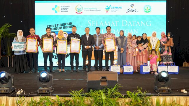 Pj Gubernur Prof Zudan Apresiasi Gerakan Ayo ke Posyandu dan Toilet Bersih Hidup Sehat Dinkes Sulsel