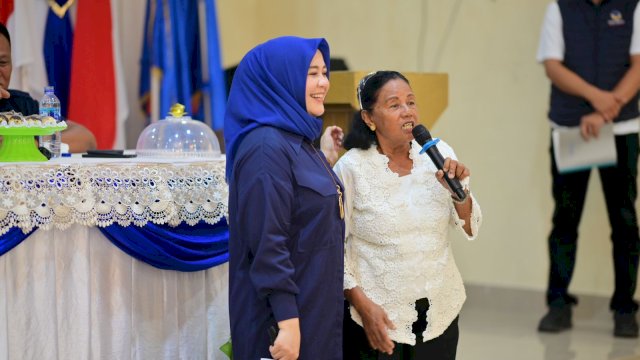 Fatmawati bersama Kepala Suku Tokonde, Norma Hande Patabi / foto: ist