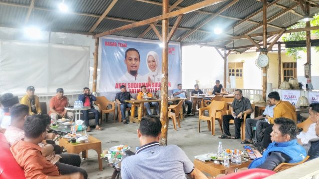 Petinggi Partai Politik, Relawan, dan Tokoh Masyarakat Bulukumba Pendukung Andalan Hati Gelar Rapat Internal