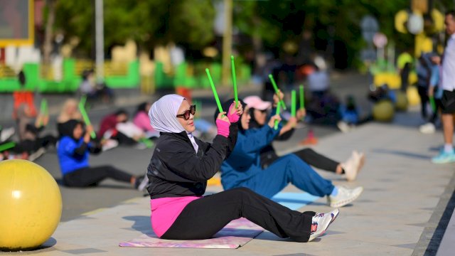 Fatmawati Pimpin Sesi Pound Fit di Soppeng, Disambut Antusias Warga