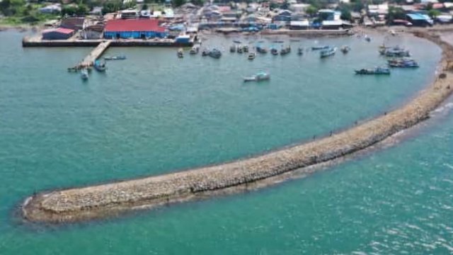 Jawab Keluhan Nelayan, Andi Sudirman Bangun Breakwater di PPI Beba