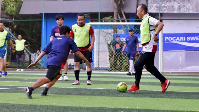 Berlangsung Seru, Pertandingan Futsal HUT Sulsel Diikuti Pj Gubernur Prof Zudan dan Legenda PSM Makassar