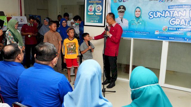 Sunatan Massal dalam Rangka HUT Sulsel Diikuti 33 Anak, Pj Gubernur Prof Zudan Bagikan Hadiah Sepeda