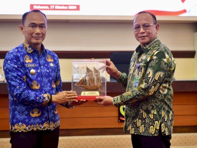 Saksikan Penandatangan MoU Perguruan Tinggi dan Dunia Usaha, Pj Gubernur Prof Zudan Harap Segera Diimplementasikan