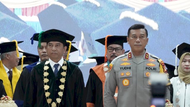 Kapolda Sulsel Sulsel Beri Orasi Ilmiah di Wisuda 107 UIN Alauddin Makassar