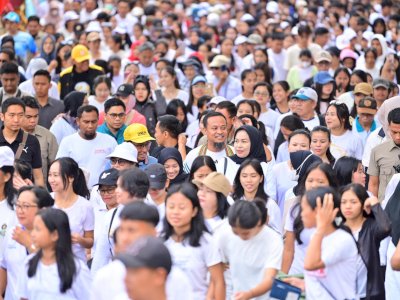Jalan Sehat Anti Mager, Ribuan Warga Tana Toraja Berbaur dengan Andalan Hati