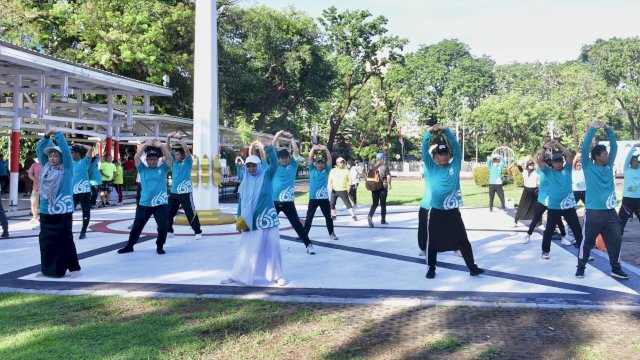 Senam Bersama Jajaran Dinas Kesehatan, Pj Gubernur Prof Zudan Ajak Galakkan Pola Hidup Sehat