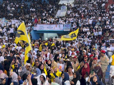 Hujan Tak Jadi Penghalang, Pendukung Andalan Hati Tumpah Ruah di Kampanye Akbar Makassar