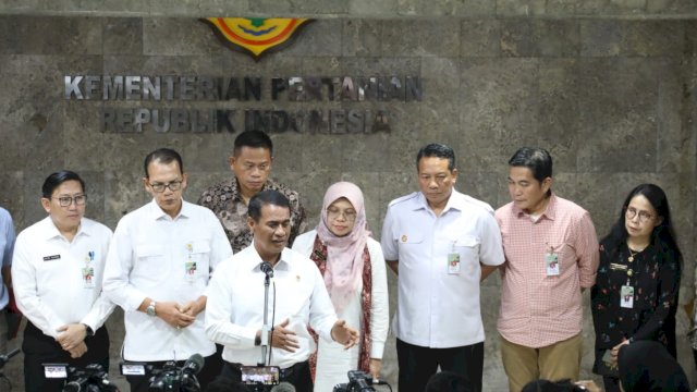 Mentan Amran Tindak Oknum Perusahaan Pupuk, Potensi Kerugian Petani Rp3,23 T