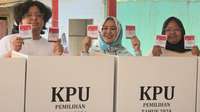 Memilih di TPS 7 Makassar, Fatma Optimis Andalan Hati Menangkan Pilgub Sulsel