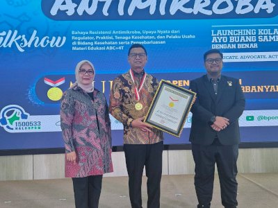 Taruna Ikrar Saksikan BPOM Pecahkan Rekor MURI Ikrar Pengendalian Resistensi Antimikroba Serentak dan Terbanyak