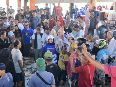 Fatmawati Disambut di TPI Paotere, Pedagang-Nelayan Siap Beri Dukungan Ke Andalan Hati