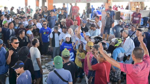 Fatmawati Disambut di TPI Paotere, Pedagang-Nelayan Siap Beri Dukungan Ke Andalan Hati