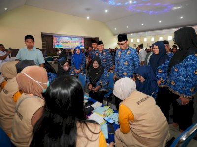 Pj Gubernur Prof Zudan Bakar Semangat Pengurus Korpri dan Bagikan Ratusan Bantuan untuk Warga Luwu