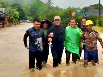 Cuaca Ekstrem, Mentan Terobos Banjir dan Longsor Setelah Pantau Langsung Kondisi Pertanian pada Musim Hujan di Bone