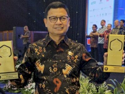 Taruna Ikrar, Kepala BPOM RI Dianugerahi Top Leader on Digital implementation 2024