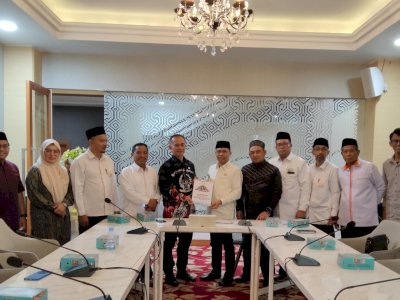 Apresiasi Kinerja Pengurus DKM, Pemprov Sulsel Tambah Anggaran Pemeliharaan Masjid 99 Kubah