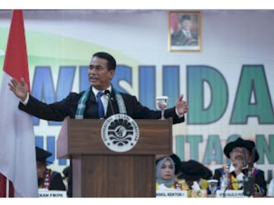 Hadiri Wisuda UNM, Mentan Amran Beri Pesan Ini untuk Generasi Muda