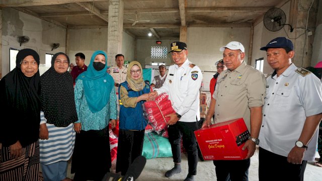 Batal Hadiri Peringatan HUT ke-65 Kabupaten Pangkep, Prof Fadjry Djufry Ucapkan Selamat dari Lokasi Banjir di Makassar