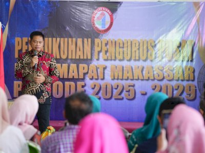 Pj Gubernur Sulsel Prof Fadjry Djufry Kukuhkan Pengurus IKA SMA Negeri 4 Makassar