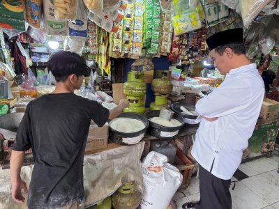 Hari Pertama Puasa, Mentan Amran Sidak Pasar Pastikan Harga Pangan Stabil dan Pasokan Aman