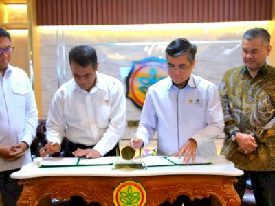 Teken MoU, Mentan Amran dan Menaker Yassierli Siapkan SDM Handal untuk Klaster Pertanian Modern