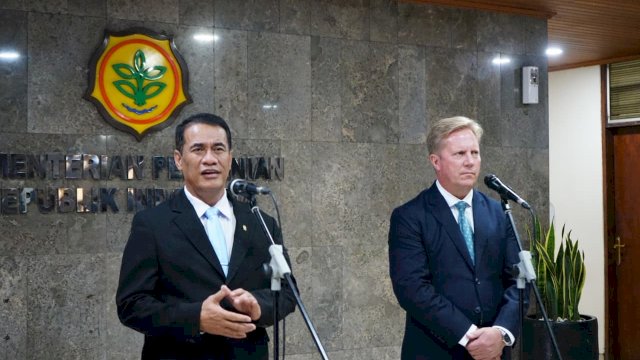 Andi Amran Sulaiman dan Todd McClay
