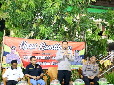 Wakapolrestabes Makassar Gelar &#8220;Ngopi Kamtibmas&#8221; Bersama Warga Antang
