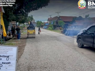 Pemprov Sulsel Lakukan Pemeliharaan Rutin Jalan Pinrang-Batas Rappang