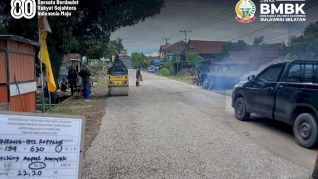 ruas Jalan Pinrang-Batas Rappang, tepatnya di Km 194+630.