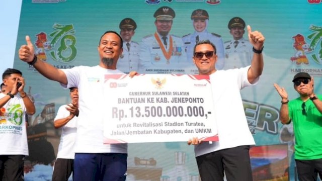 Penyerahan bantuan dilakukan di sela kegiatan Jalan Sehat Anti Mager Sulsel yang dirangkaikan dengan peringatan Hari Jadi Koperasi Nasional (Harkopnas) ke-78 di Lapangan Parang Passamaturukang, Jeneponto, Sabtu (23/8/2025) lalu.