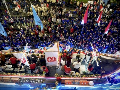 Kapal Phinisi Swasembada Pangan Jadi Sorotan di Karnaval HUT ke-80 RI