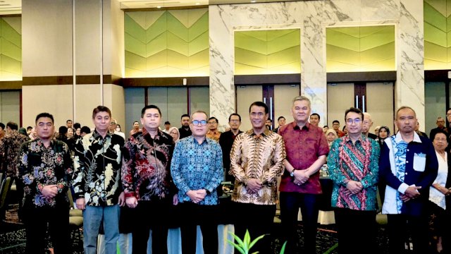 Menteri Pertanian Andi Amran Sulaiman mengajak seluruh civitas akademika dan alumni Institut Pertanian Bogor (IPB) bersama-sama menghadapi praktik mafia pangan yang selama ini merugikan petani dan masyarakat luas. Ajakan itu disampaikan Amran dalam Sarasehan Nasional Dies Natalis ke-85 Fakultas Pertanian (Faperta) IPB dan Ikatan Alumni Faperta (IKA Faperta), Sabtu (6/9/2025).