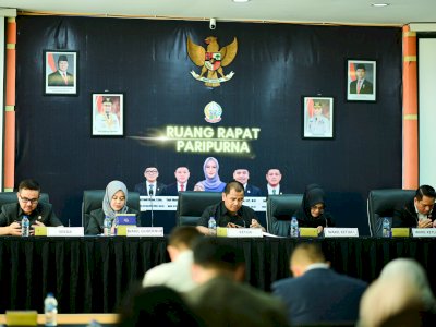Wagub Fatmawati Rusdi Bacakan Jawaban Gubernur terkait Ranperda Perubahan APBD 2025