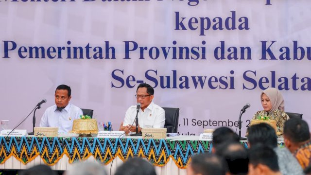 Gubernur Sulawesi Selatan Andi Sudirman Sulaiman menerima kunjungan Menteri Dalam Negeri (Mendagri) Tito Karnavian di Aula Asta Cita, Rumah Jabatan Gubernur Sulsel, Kamis (11/9/2025).
