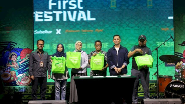 Festival Syariah First X Makassar Culinary Night