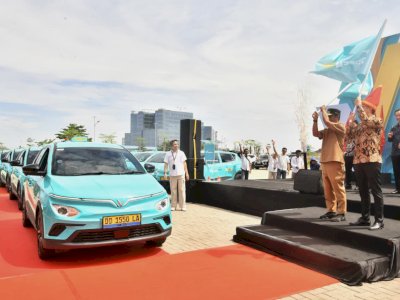 Gubernur Sulsel Resmikan Green SM, Taksi Listrik Modern Pertama di Makassar