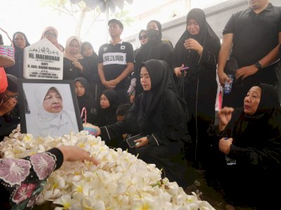 Prosesi Pemakaman Ibunda Wakil Gubernur Sulsel di Sidrap Penuh Khidmat dan Haru