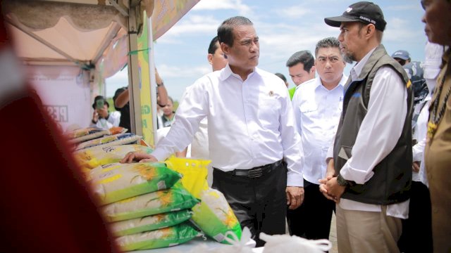 kunjungan kerja ke Tarakan, Senin (29/9), di mana Mentan Amran memantau langsung pelaksanaan Gerakan Pangan Murah (GPM) beras SPHP dan membuka Pekan Daerah Kontak Tani Nelayan Andalan (KTNA) Kaltara tahun 2025.