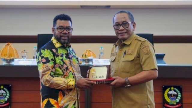 Asisten II Bidang Perekonomian dan Pembangunan Setda Provinsi Sulsel, Muhammad Ichsan Mustari, yang mewakili Gubernur Sulsel, menerima kunjungan Komite III DPD RI. Selasa, 16/09/2025