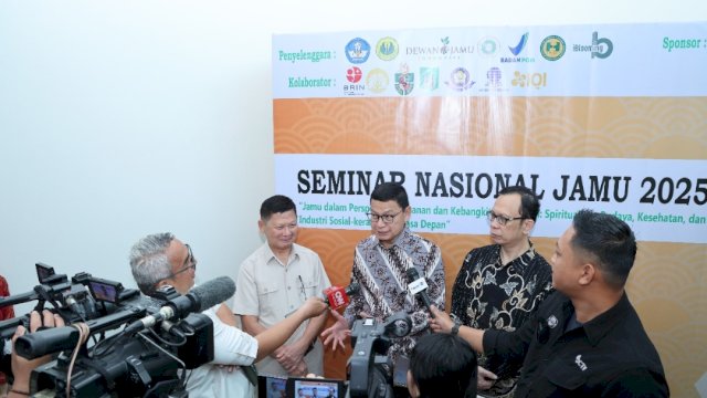 Kepala BPOM, Prof. Taruna Ikrar, memberikan keterangan pers dlm acara MOU dijakarta, 26/09/2025