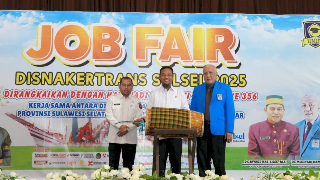 Gubernur Sulawesi Selatan, Andi Sudirman Sulaiman secara resmi membuka kegiatan Bursa Kerja (Job Fair) Dinas Tenaga Kerja dan Transmigrasi Provinsi Sulawesi Selatan Tahun 2025, yang berlangsung di Ballroom Universitas Fajar Makassar, Rabu (15/10/2025