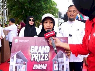 Kisah Haru Ibu Rumah Tangga Pemenang Rumah di Jalan Sehat Sulsel Anti Mager 356 Tahun Sulsel