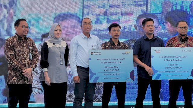 Kegiatan ini berlangsung serentak di 38 provinsi di Indonesia, dengan Sulawesi Selatan menjadi salah satu pelaksanaan yang dipusatkan di Monumen Mandala, Selasa, 21 Oktober 2025