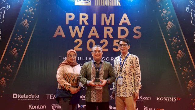 Bank Sulselbar Raih Penghargaan Platinum “Best Acquiring Bank – ATM” di PRIMA Awards 2025