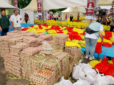 Pasar Murah KKSS Diserbu Warga Makassar, Ketum AAS: Bentuk Kepedulian untuk Sulsel