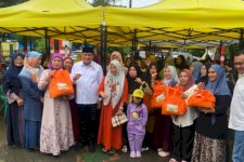 Kunjungan ke Dapil, NH PEDULI Salurkan 8 ribu sembako, Sampai Umroh