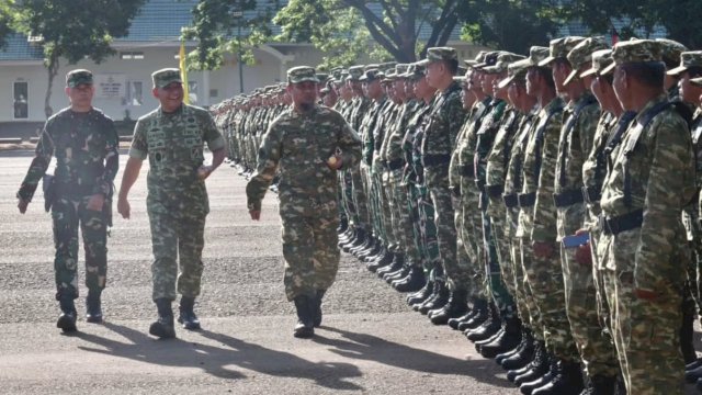Gubernur Sulawesi Selatan, Andi Sudirman Sulaiman, memimpin Upacara Pembukaan Jambore Kepala Desa se-Sulawesi Selatan yang digelar di Markas Komando Rindam XIV Hasanuddin, Kabupaten Gowa, Jumat (12/12/2025).